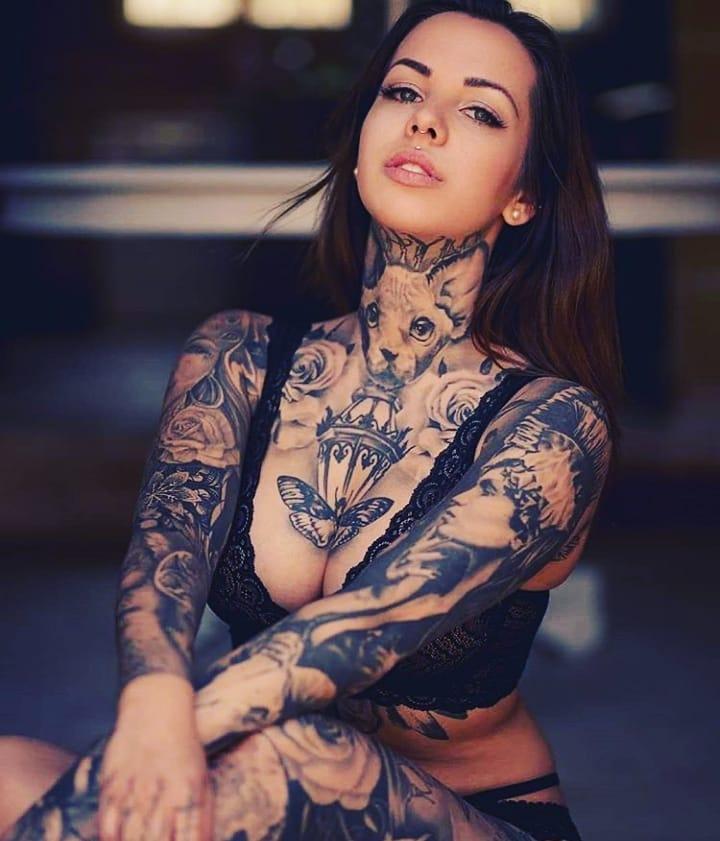 girl body tattoo