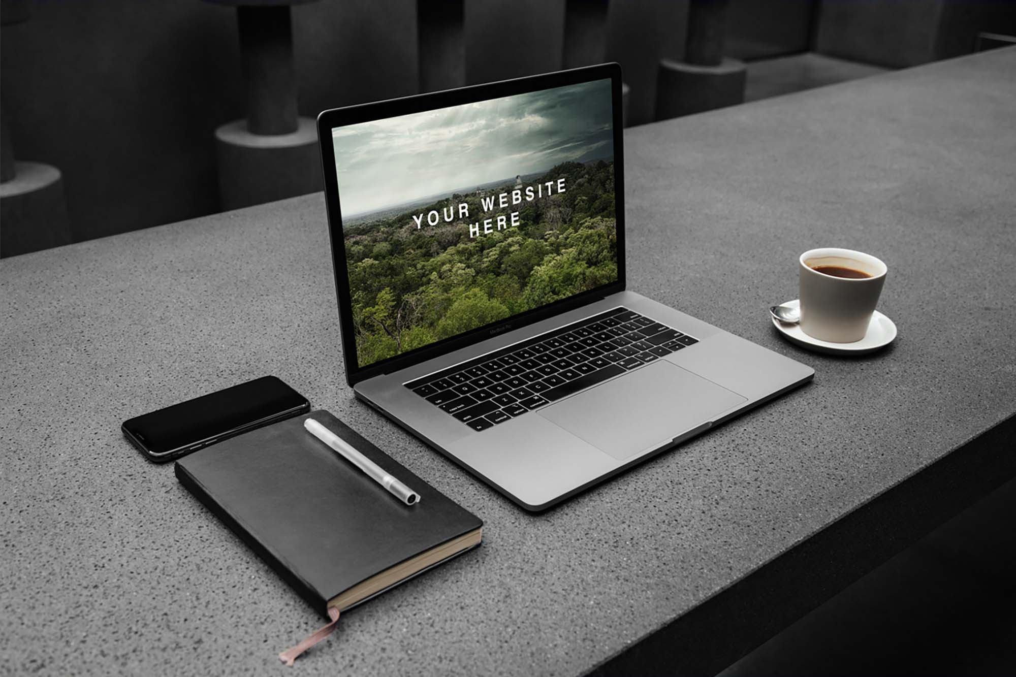 22-Free-Laptop-Mockups-Gillde.com_.jpg